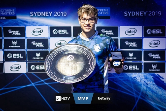 成都高新区电竞战队实现六连冠辉煌成就